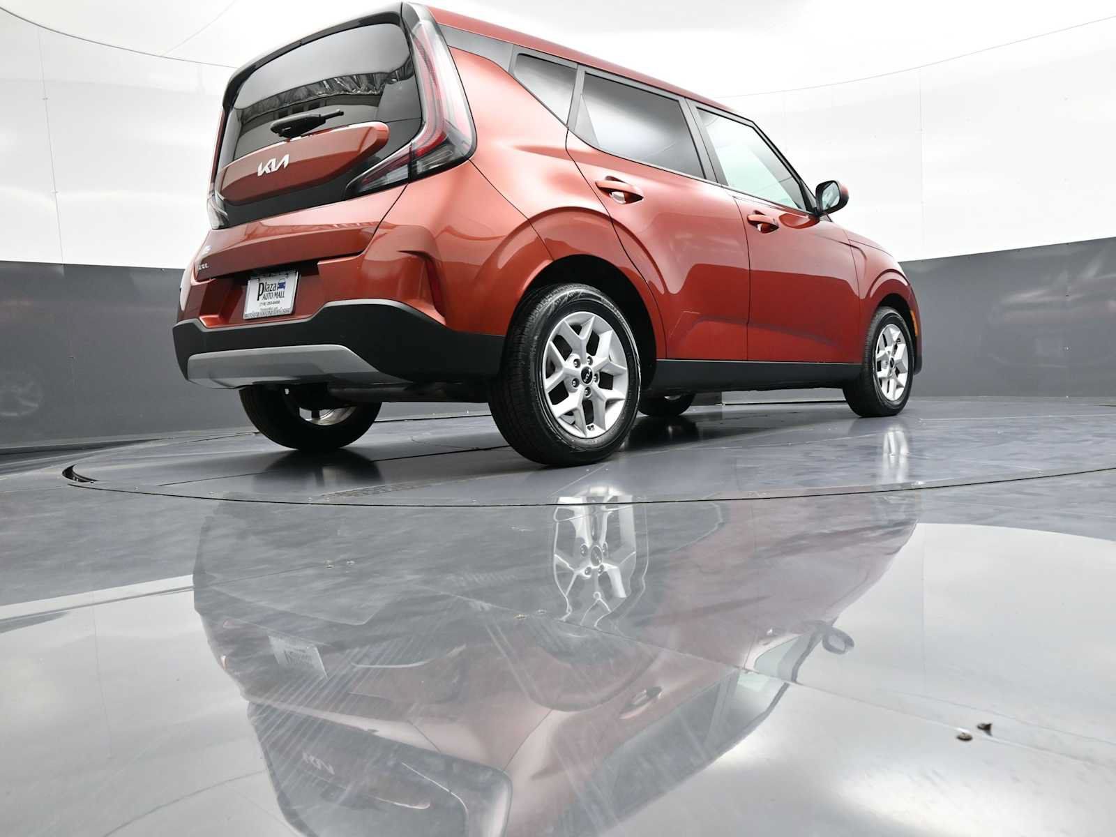 Certified 2023 Kia Soul LX w/ Option Group 015 FWD image 29