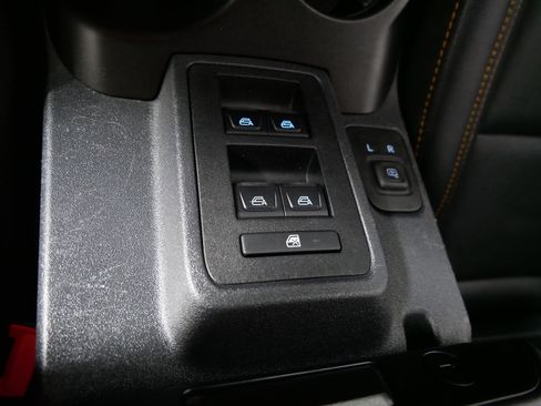 Used 2023 Ford Bronco Badlands image 29