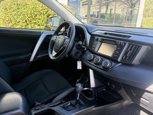 Used 2018 Toyota RAV4 LE w/ All Weather Liner Package image 28