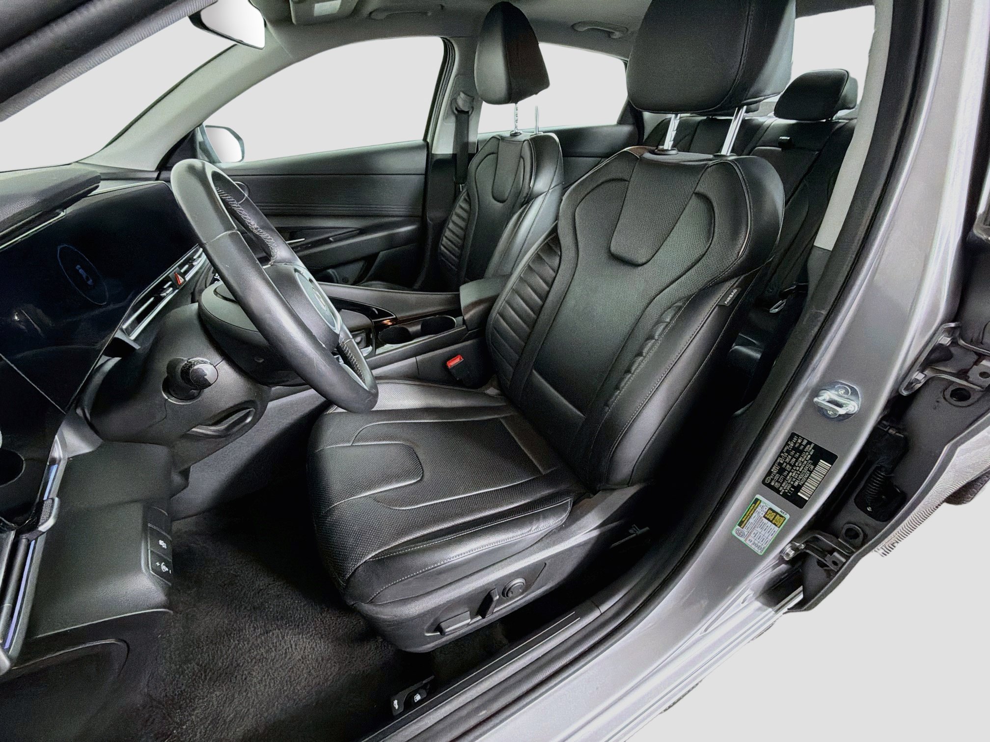 Used 2025 Hyundai Elantra Limited FWD image 13