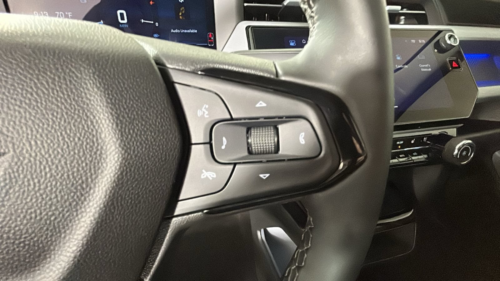 Used 2027 Chevrolet Bolt RS FWD image 20