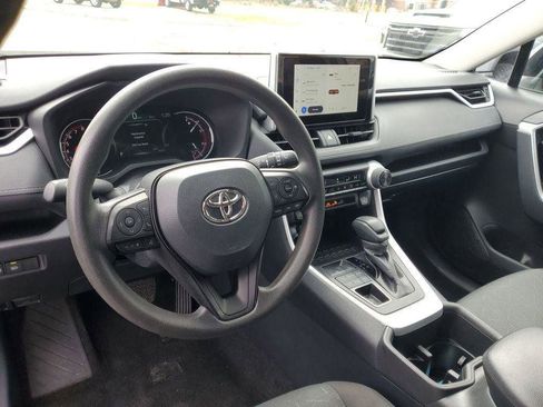 Used 2024 Toyota RAV4 XLE AWD/4WD image 7