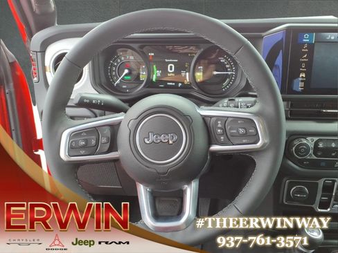 Certified 2025 Jeep Wrangler Unlimited Sahara AWD/4WD image 17