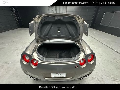 Used 2009 Nissan GT-R Premium image 44
