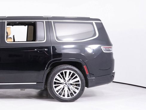 Used 2022 Jeep Grand Wagoneer Series III w/ Rear Seat Video Group 1 image 15