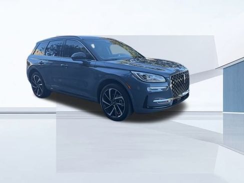 Used 2024 Lincoln Corsair Grand Touring image 3