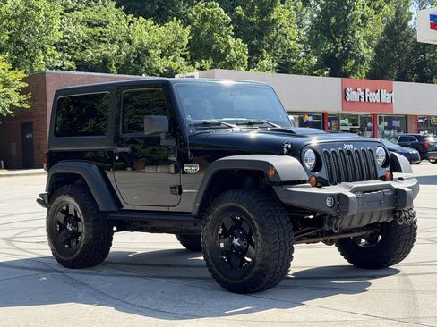 Used 2012 Jeep Wrangler Rubicon AWD/4WD image 3