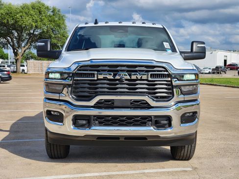 New 2026 RAM 2500 Tradesman w/ Chrome Appearance Group AWD/4WD image 7