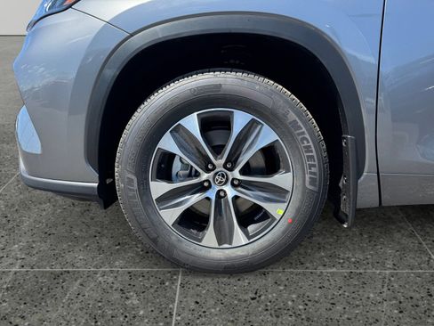 New 2026 Toyota Highlander XLE AWD/4WD image 10