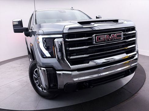 Used 2024 GMC Sierra 2500 SLT w/ Max Trailering Package image 3