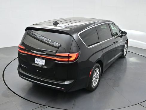 New 2026 Chrysler Pacifica Select image 50