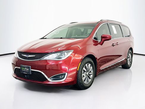 Used 2019 Chrysler Pacifica Touring-L Plus w/ Advanced Safetytec Group FWD image 3