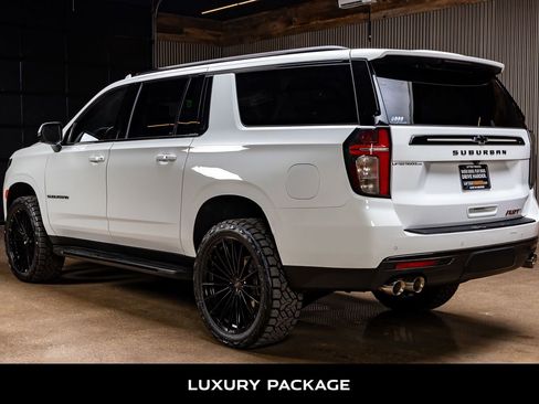 Used 2023 Chevrolet Suburban RST w/ Sport Performance Package image 7