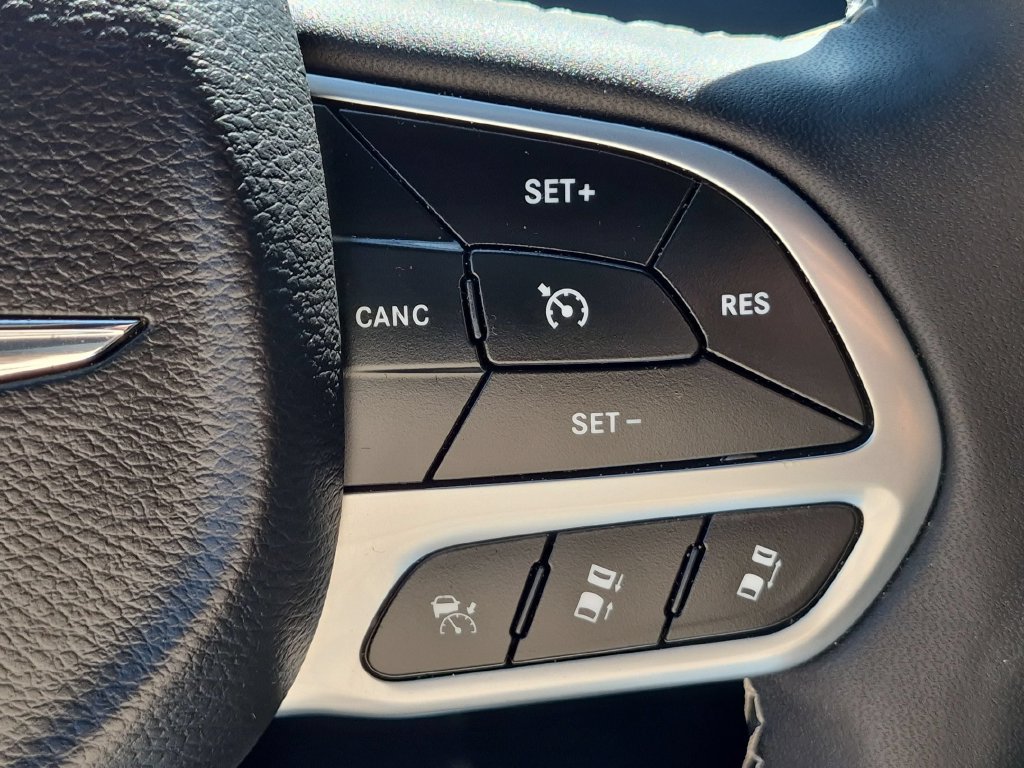 Used 2026 Chrysler Pacifica Select FWD image 21
