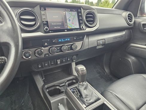 Used 2022 Toyota Tacoma TRD Sport image 29
