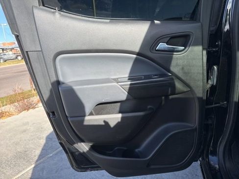 Used 2022 Chevrolet Colorado Z71 image 16