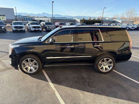 Used 2015 Cadillac Escalade Premium image 14