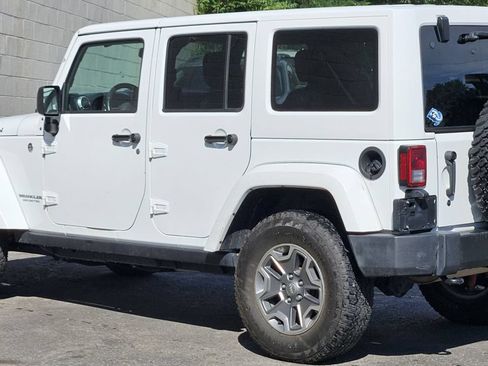 Used 2015 Jeep Wrangler Unlimited Rubicon w/ Connectivity Group AWD/4WD image 3