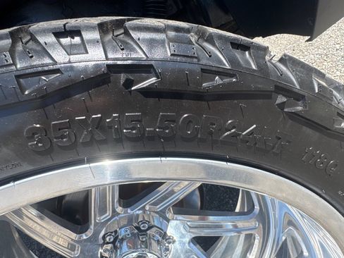 Used 2017 Cadillac Escalade Luxury AWD/4WD image 38