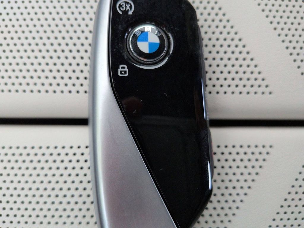 New 2026 BMW i7 xDrive60 w/ Executive Package AWD/4WD image 29
