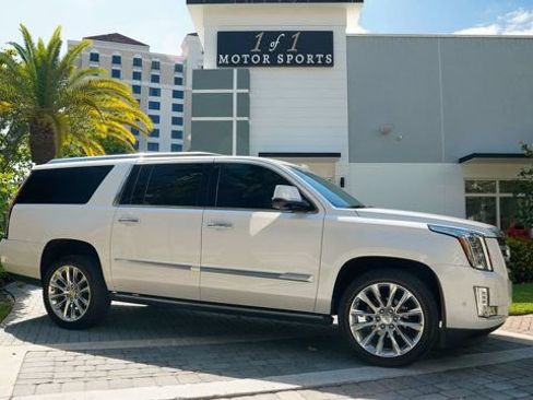 Used 2019 Cadillac Escalade ESV Premium Luxury RWD image 1
