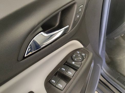 Used 2022 Chevrolet Equinox LS w/ LS Convenience Package image 27