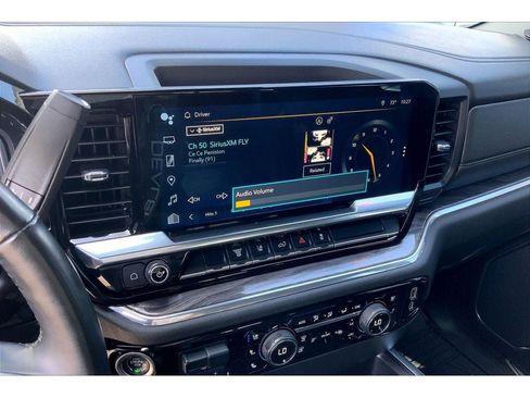 Used 2024 Chevrolet Silverado 3500 LTZ w/ LTZ Convenience Package AWD/4WD image 7