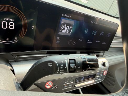 Used 2024 Hyundai Kona SEL FWD image 31