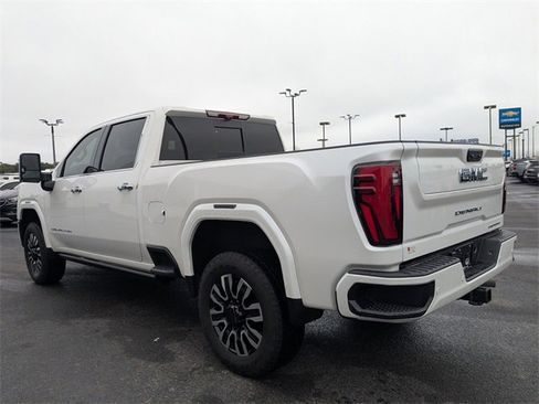 Used 2024 GMC Sierra 3500 Denali Ultimate image 6