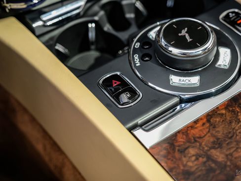 Used 2017 Rolls-Royce Ghost RWD image 59