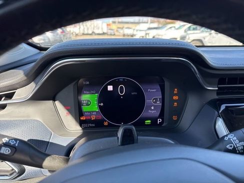 Used 2022 Chevrolet Bolt EUV Premier w/ Launch Edition image 18