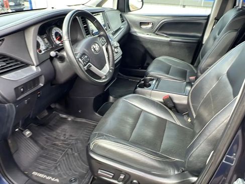 Used 2020 Toyota Sienna SE FWD image 14