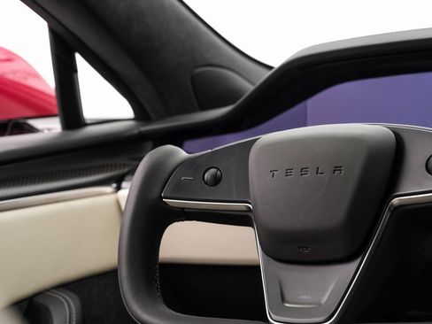 Used 2021 Tesla Model S Plaid image 22