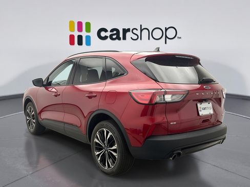 Used 2022 Ford Escape SE w/ SE Sport Appearance Package AWD/4WD image 3