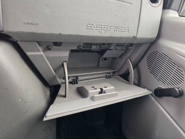 Used 2011 Ford E-450 and Econoline 450 Super Duty RWD image 16