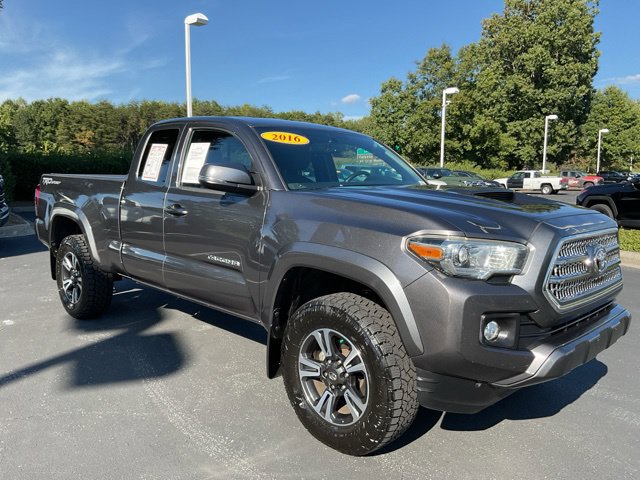 Used 2016 Toyota Tacoma TRD Sport w/ Towing Package RWD image 5