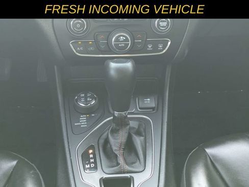 Used 2022 Jeep Cherokee Trailhawk w/ Sound & Nav Group AWD/4WD image 17