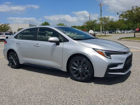 Certified 2024 Toyota Corolla SE image 2