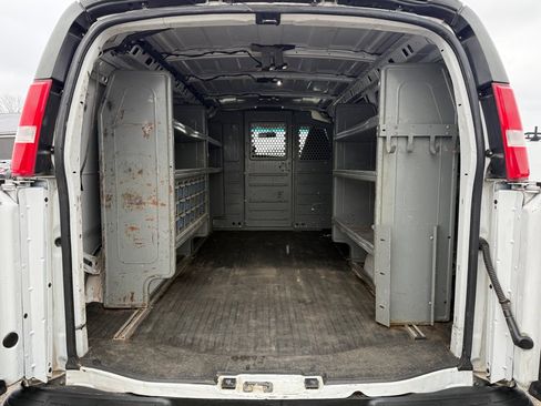 Used 2021 Chevrolet Express 2500 w/ Driver Convenience Package image 22