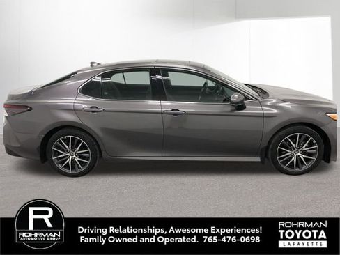 Used 2024 Toyota Camry XLE w/ Navigation Package image 9