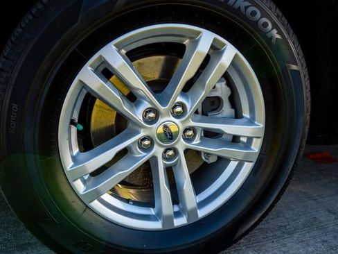 Used 2023 Ford Explorer XLT w/ Equipment Group 202A image 14