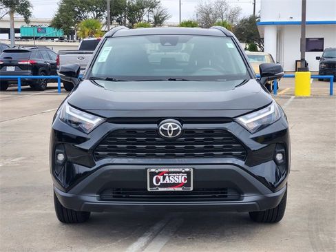 Used 2023 Toyota RAV4 XLE Premium image 2