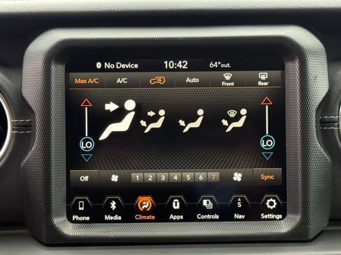 Used 2023 Jeep Wrangler Unlimited Sahara image 36