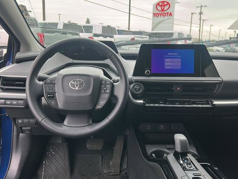 Used 2023 Toyota Prius LE image 12