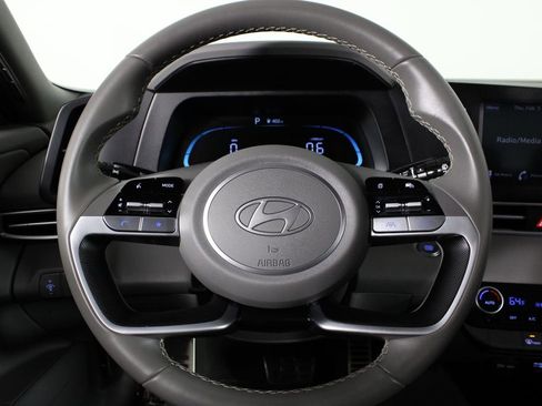 Used 2025 Hyundai Elantra Sport image 23