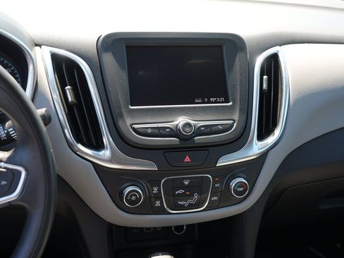 Used 2021 Chevrolet Equinox LS AWD/4WD image 22