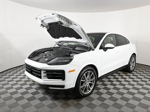 Certified 2026 Porsche Cayenne Coupe AWD/4WD image 35