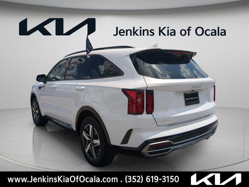 Used 2023 Kia Sorento S w/ Panoramic Sunroof Package FWD image 5