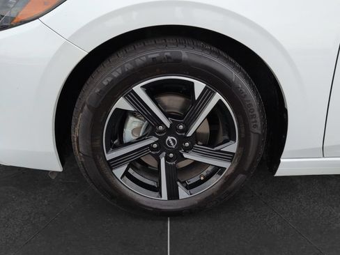 Used 2025 Nissan Sentra SV FWD image 10