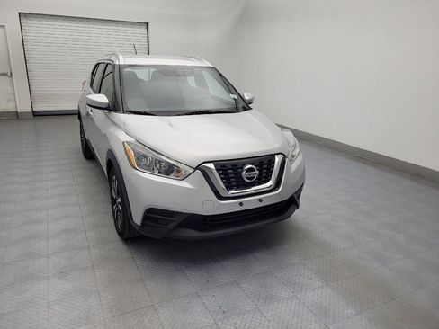 Used 2019 Nissan Kicks SV image 14